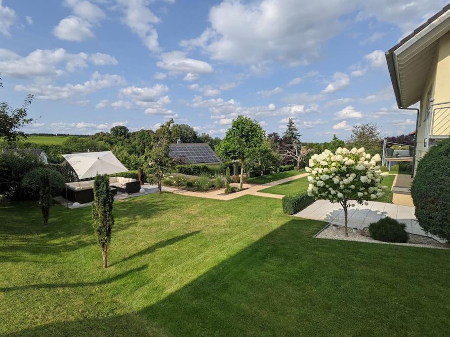 Schoene Wohnung Mit Terrasse & Blick Ins Gruene Dormettingen Esterno foto