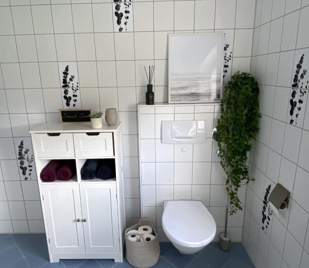 Schoene Wohnung Mit Terrasse & Blick Ins Gruene Dormettingen Esterno foto