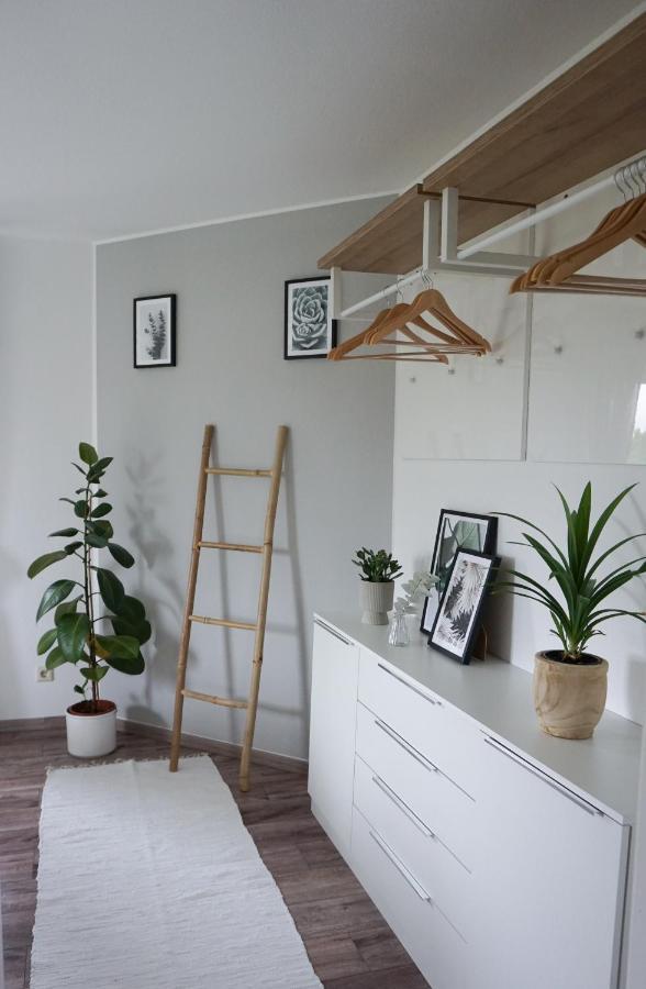Schoene Wohnung Mit Terrasse & Blick Ins Gruene Dormettingen Esterno foto
