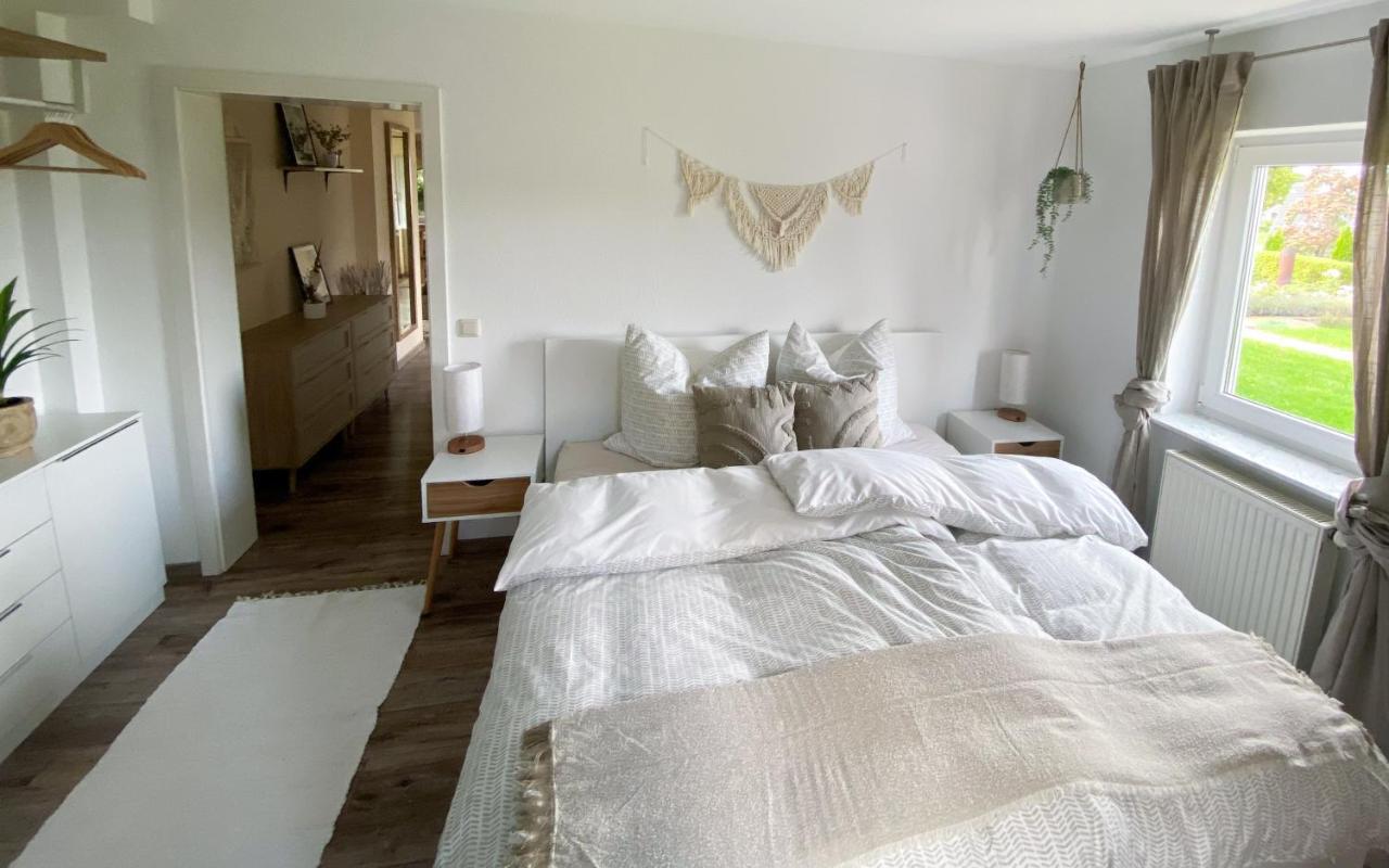 Schoene Wohnung Mit Terrasse & Blick Ins Gruene Dormettingen Esterno foto